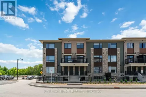 1310 Creekway Private Ottawa ON K2T 0T1