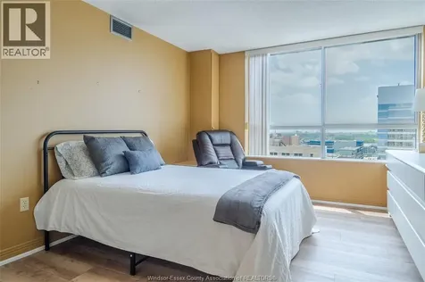 75 Riverside Drive E Windsor ON N9A 7C4