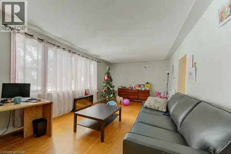 109 Eton Drive Kitchener ON N2B 1N1