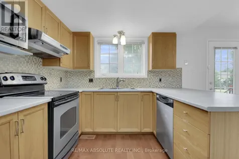 8 Riverbank Court Ottawa ON K2S 1V7