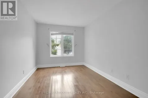 8 Riverbank Court Ottawa ON K2S 1V7