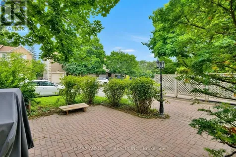 8 Riverbank Court Ottawa ON K2S 1V7