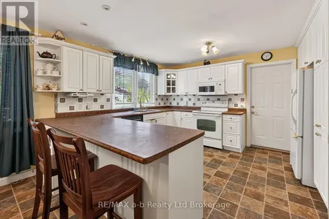 61 Parkwood Drive Tillsonburg ON N4G 2B7