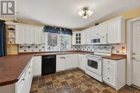 61 Parkwood Drive Tillsonburg ON N4G 2B7