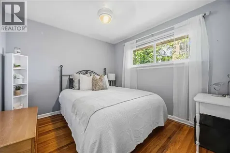 1220 Ridgewood Drive Sarnia ON N7V 3R1