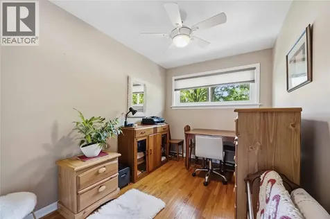 1220 Ridgewood Drive Sarnia ON N7V 3R1