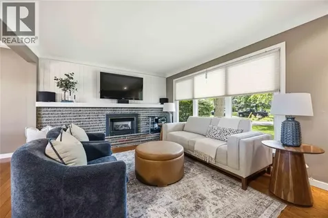 1220 Ridgewood Drive Sarnia ON N7V 3R1