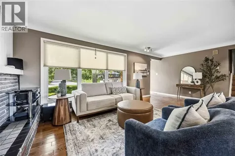 1220 Ridgewood Drive Sarnia ON N7V 3R1