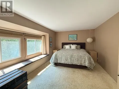 128 Escarpment Crescent Collingwood ON L9Y 5B4