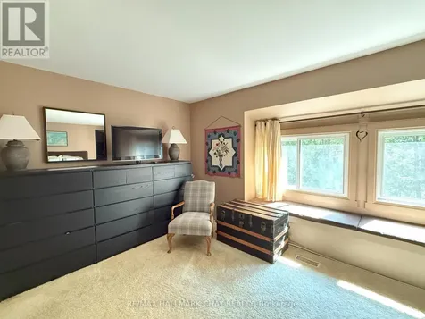 128 Escarpment Crescent Collingwood ON L9Y 5B4