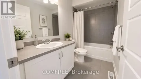 92 Ballinora Lane Ottawa ON K2S 2Z5