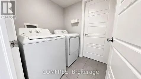 92 Ballinora Lane Ottawa ON K2S 2Z5