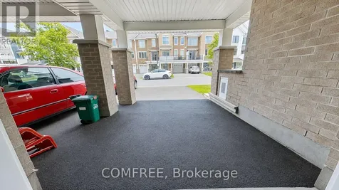 92 Ballinora Lane Ottawa ON K2S 2Z5