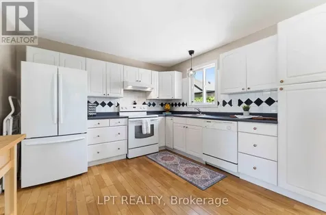 34 Fringewood Drive Ottawa ON K2S 1V1