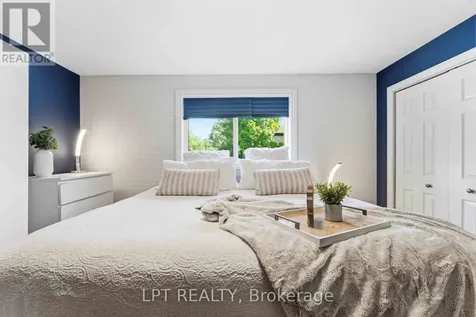 34 Fringewood Drive Ottawa ON K2S 1V1