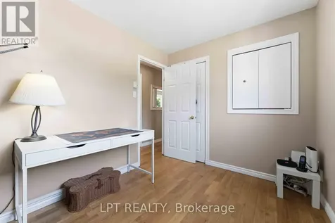 34 Fringewood Drive Ottawa ON K2S 1V1