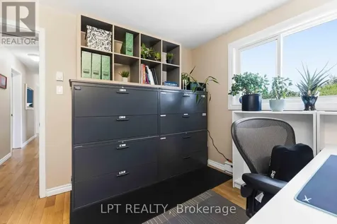 34 Fringewood Drive Ottawa ON K2S 1V1