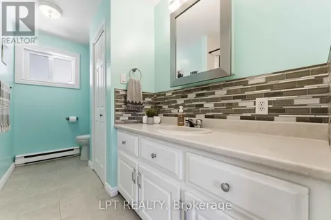 34 Fringewood Drive Ottawa ON K2S 1V1