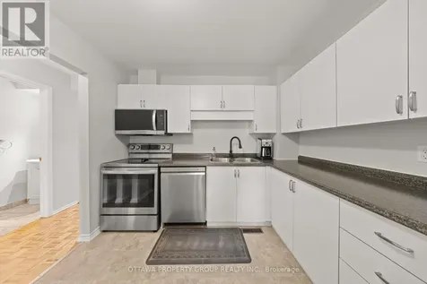 13 Bentbrook Crescent Ottawa ON K2J 3X9