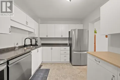 13 Bentbrook Crescent Ottawa ON K2J 3X9