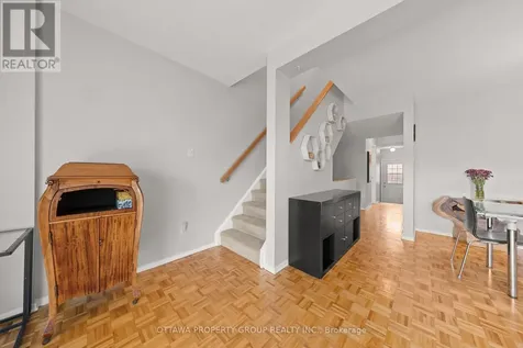 13 Bentbrook Crescent Ottawa ON K2J 3X9