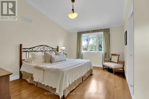 83 Waterthrush Crescent Ottawa ON K2M 2V1