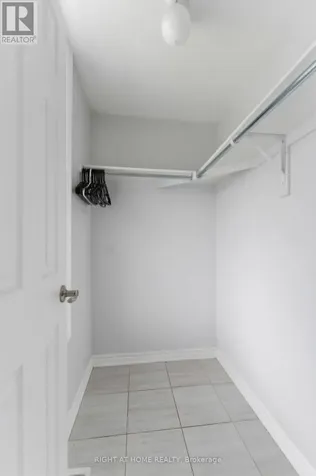 404 Edgevalley Court Ottawa ON K2S 2R3