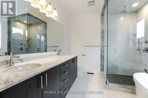26 Del Grappa Street Caledon ON L7C 4L1
