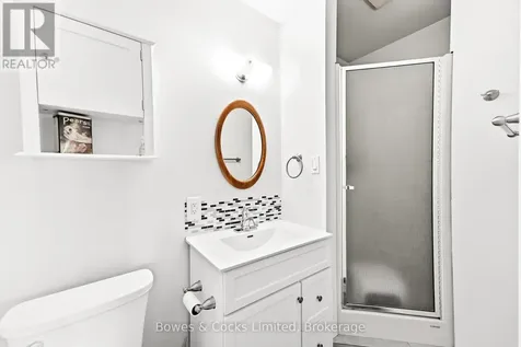 316 Leon Avenue Selwyn ON K9L 1M1