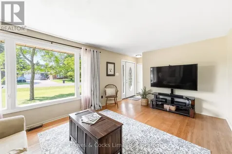 316 Leon Avenue Selwyn ON K9L 1M1