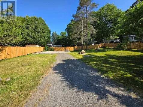11 Silver Street Huntsville ON P1H 1M2