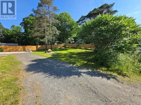 11 Silver Street Huntsville ON P1H 1M2