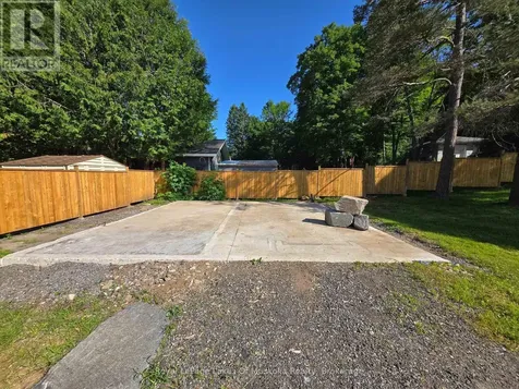 11 Silver Street Huntsville ON P1H 1M2