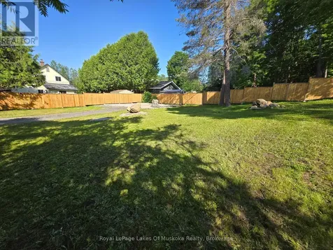 11 Silver Street Huntsville ON P1H 1M2