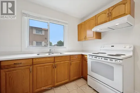 427 Victoria Road North Guelph (victoria North) ON N1E 5J0