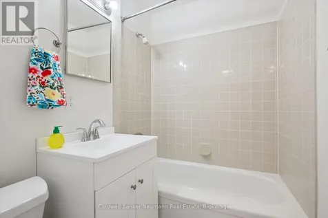 427 Victoria Road North Guelph (victoria North) ON N1E 5J0