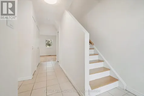 427 Victoria Road North Guelph (victoria North) ON N1E 5J0