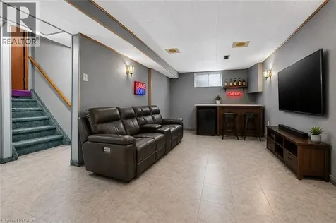 5 Hugo Court Hamilton ON L9C 4Y8