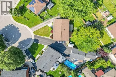 5 Hugo Court Hamilton ON L9C 4Y8