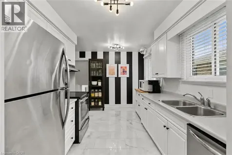 7 Ameer Drive St. Catharines ON L2N 3S9