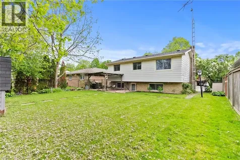 7 Ameer Drive St. Catharines ON L2N 3S9