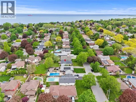 7 Ameer Drive St. Catharines ON L2N 3S9