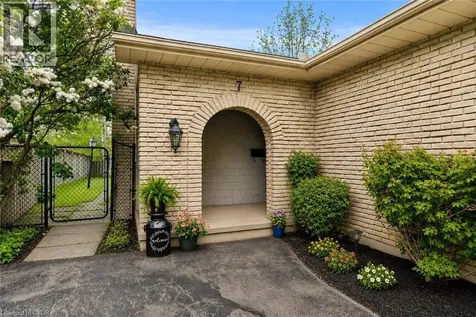 7 Ameer Drive St. Catharines ON L2N 3S9