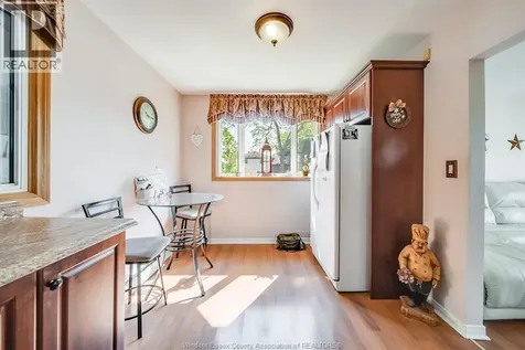 5122 Colbourne Drive Windsor ON N8T 1T8