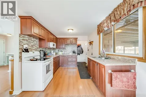 5122 Colbourne Drive Windsor ON N8T 1T8