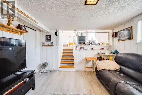 5122 Colbourne Drive Windsor ON N8T 1T8