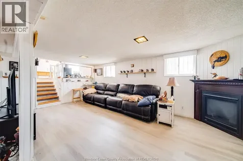 5122 Colbourne Drive Windsor ON N8T 1T8