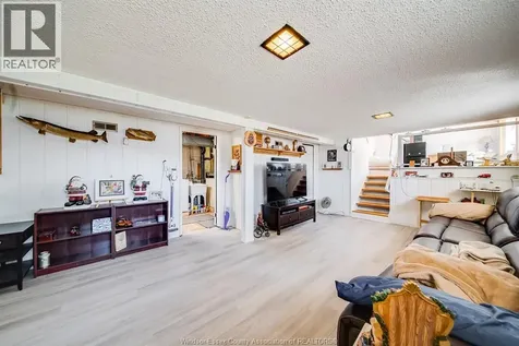 5122 Colbourne Drive Windsor ON N8T 1T8