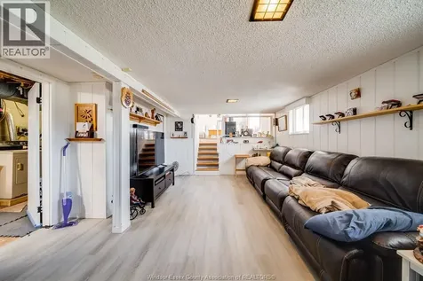 5122 Colbourne Drive Windsor ON N8T 1T8