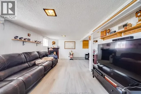 5122 Colbourne Drive Windsor ON N8T 1T8